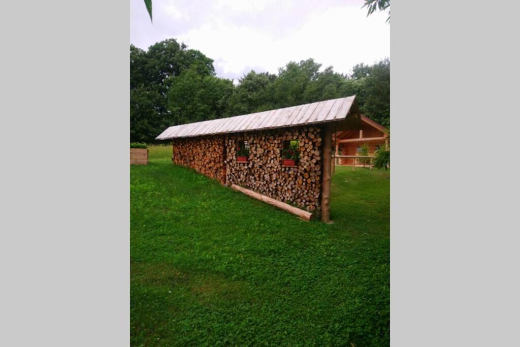 Hut At The Forest Male Brusnice Esterno foto