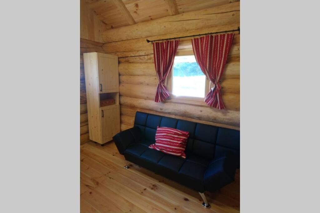 Hut At The Forest Male Brusnice Esterno foto