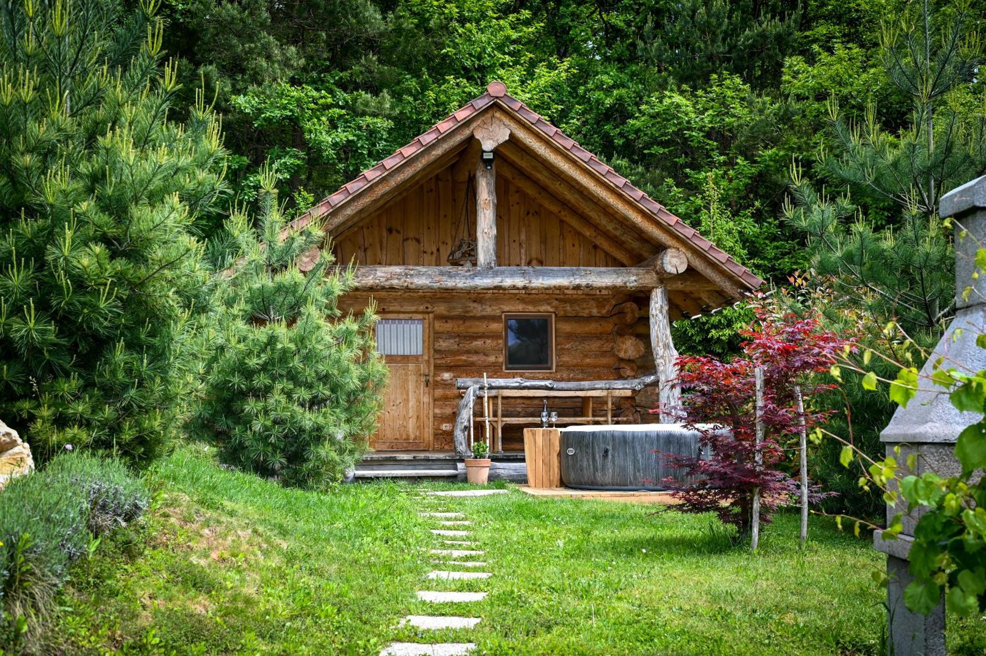 Hut At The Forest Male Brusnice Esterno foto